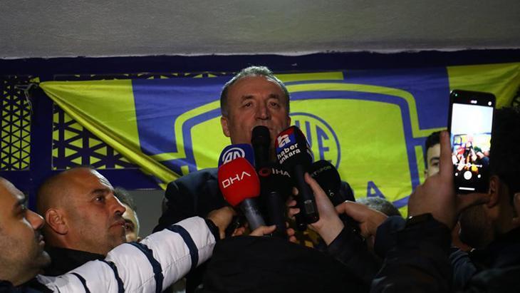 Eski Ankaragücü Başkanı Faruk Koca: Yumrukla onları haklı çıkarmış gibi oldum!