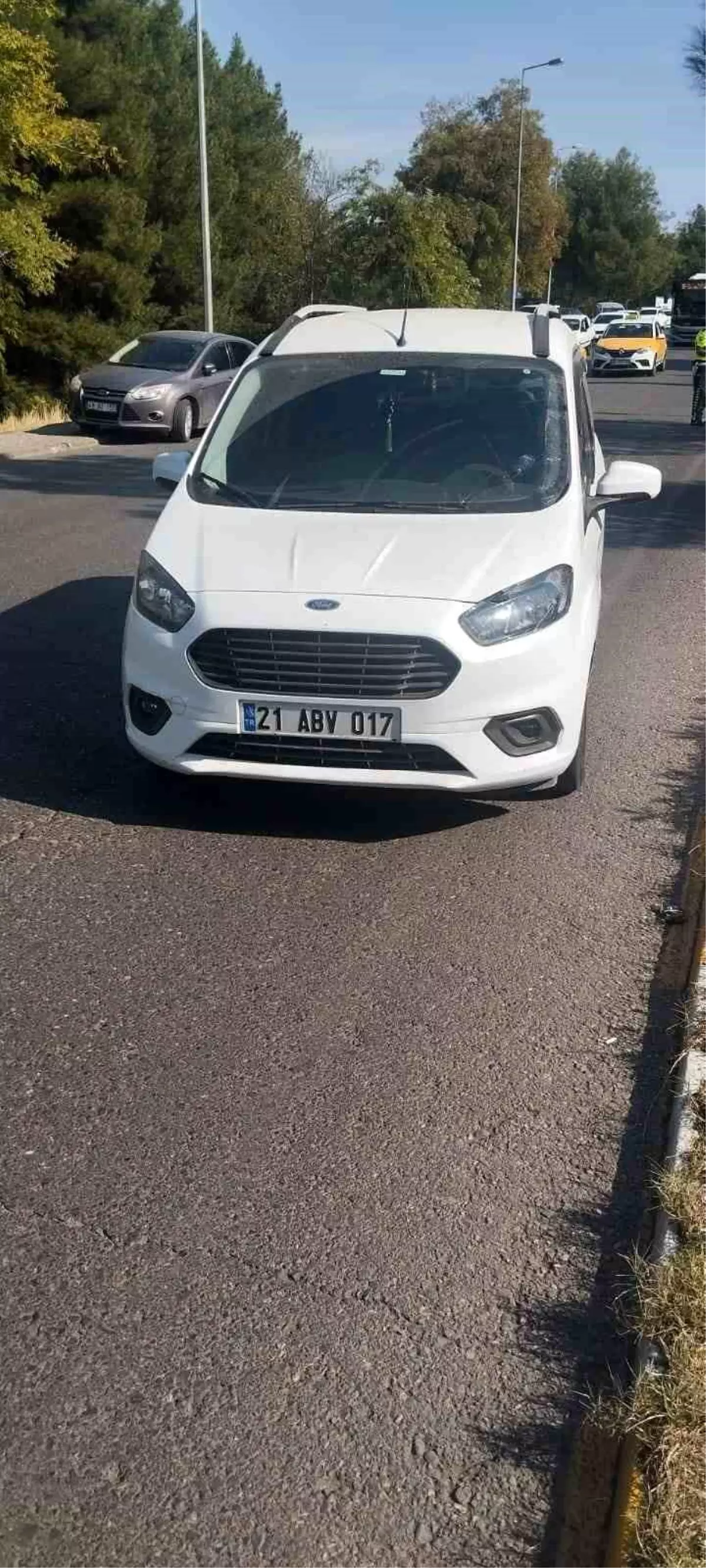 Diyarbakır’da Trafik Kazası: 72 Yaşındaki Adam Ağır Yaralandı