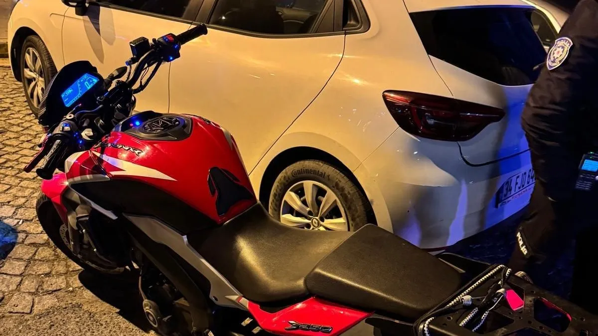 Silahlı saldırı hazırlığındaki iki şüpheli çalıntı motorla yakalandı