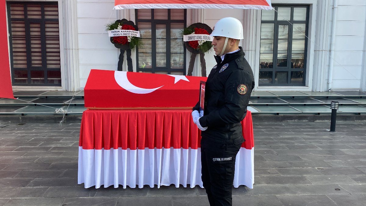 Kocaeli’de yaşamını yitiren polis memuru Bülent Topaloğlu için tören düzenlendi